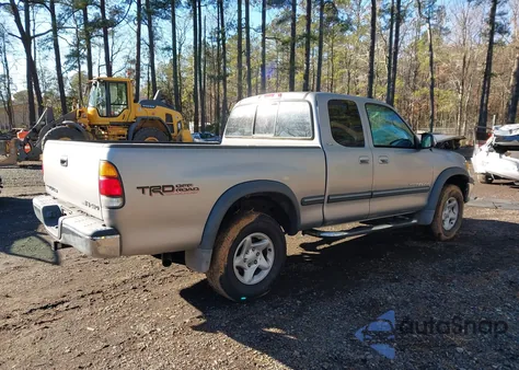 2002 Toyota Tundra Sr5 V8 z USA, uszkodzony, nr VIN 5TBBT44122S268440